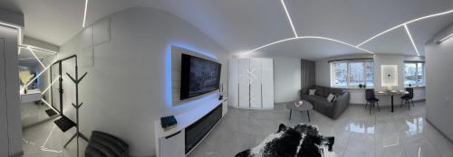 Instalações, JE downtown suite in Jelgava
