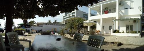 Apocalypsis Studios-Apartments