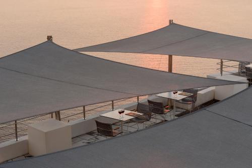 Caldera's Dolphin Suites - image 7