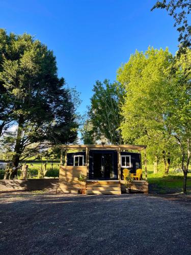 Tiny Haven Taupō- 10 mins from town centre- second accommodation on site our working homestead – khách sạn tại Wairakei