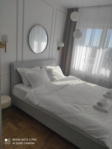 Lullaby Apartment 2 Bijeljina - Balcony View & Private Garage, Bijeljina