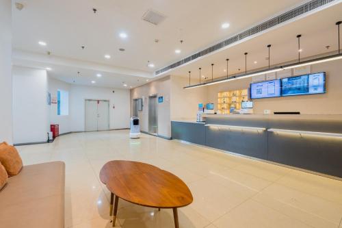 Hanting Hotel Beijing Zhanqian Square in Jianguomen & Railway Station