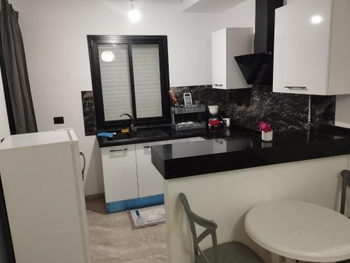 El Wahat Tunis Appartment FAMILY ONLY شقة مفروشة حي الواحات تونس عائلات فقط (El Wahat Tunis Appartment FAMILY ONLY شقة مفروشة حي الواحات تونس عائلات فقط) in La Soukra