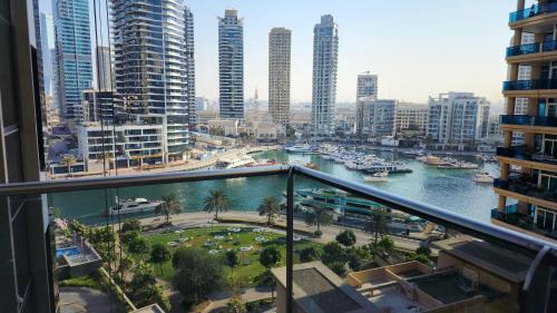Sparkle Tower by Swarovski Full Marina View 2min JBR & Metro Sleeps 4 - image 10