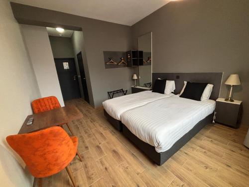 Hotel Aviation Room Type - Twin Room