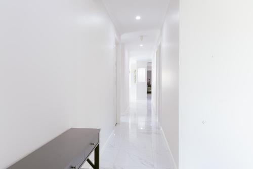 Modern 4BR Home Spacious & Family Friendly in Melton South