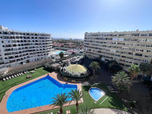 Sky view in the heart of resourt