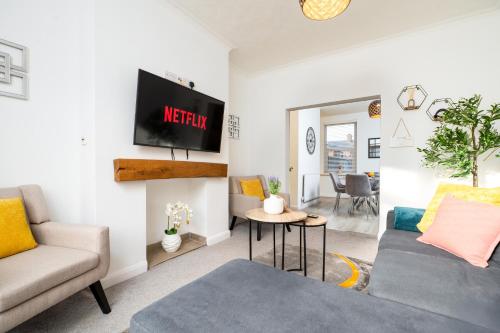 Luxury Spacious Home - Parking - Garden - Sleeps 8 gîte à louer St Hughs Hospital