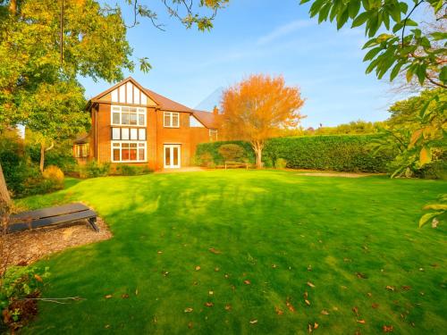 Kert, Detached Chester 5BR Contractor Stay Sleeps 9 in Pulford