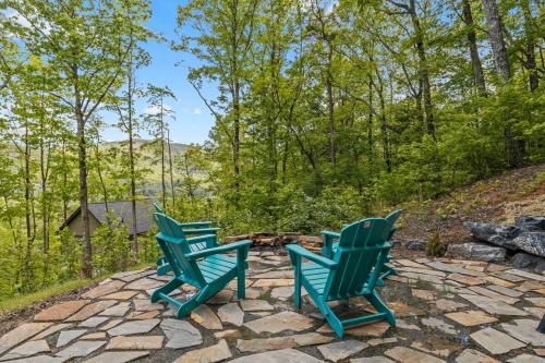 Mountain Views, HotTub, Minutes to Downtown! in Asheville, USA