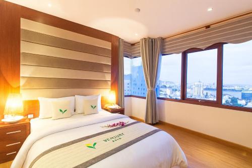 Moonlight Hotel Da Nang - Near Dragon Bridge - image 5