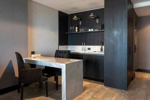Kitchen, Casa Joseph Libertador in Belgrano