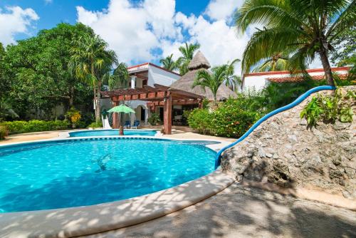 Quinta Luna Guest house Near to air port Best location, Cancún