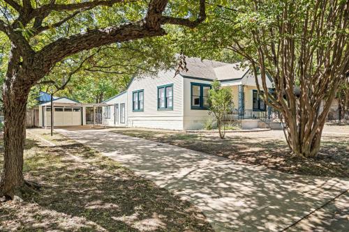 Retro Vibes & Zilker Views - Music House by Zilker in Austin, USA