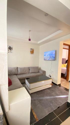 Sunrise apartment next to bullys hotel in Thika