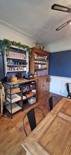 Witchingham B&B in Holyhead