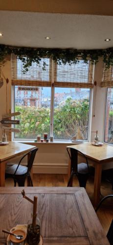 Witchingham B&B in Holyhead