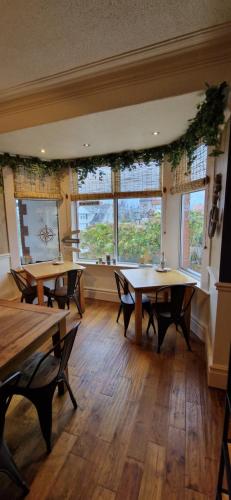 Witchingham B&B in Holyhead