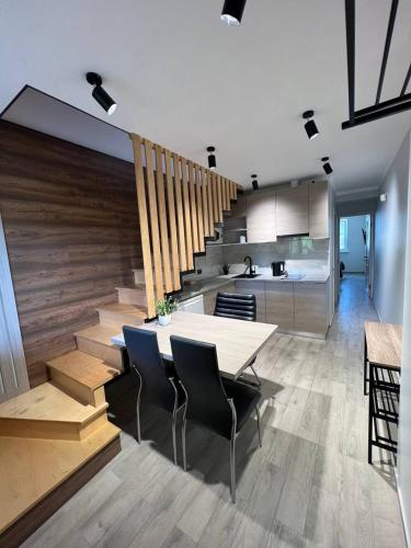 Light & Warm House apartment – khách sạn tại Kyivsky
