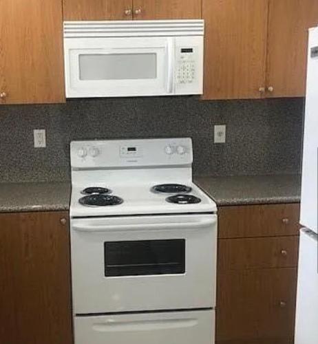 Peace and Quiet Dorm Rooms - Free Breakfast DIY Waffles - Free Dinner - Free Coffee - Longterm Ok! in 邁阿密市區/市中心