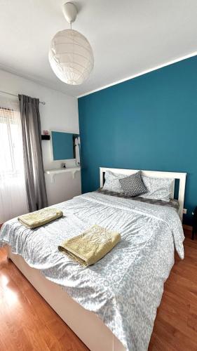 Lisbon private Room in Shared Apartment in โอดิเวลาส