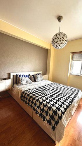 Lisbon private Room in Shared Apartment in โอดิเวลาส