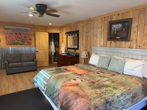 1 king bed, 1 sofa bed