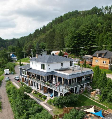 Létesítmények, Séjour la Flèche du fjord vue Saguenay Mont Valin (Sejour la Fleche du fjord vue Saguenay Mont Valin) in Saint-Fulgence (QC)