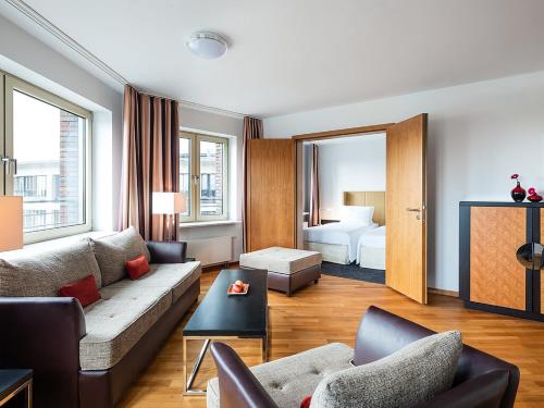 Main Plaza Suite Tower - image 5