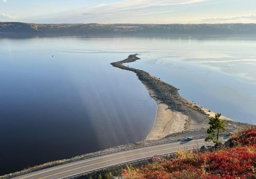 Kilátás, Séjour la Flèche du fjord vue Saguenay Mont Valin (Sejour la Fleche du fjord vue Saguenay Mont Valin) in Saint-Fulgence (QC)