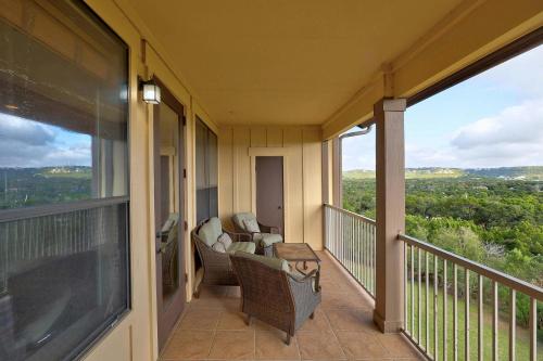 Hill Country Hideaway - The Hollows by Lake Travis in Jonestown