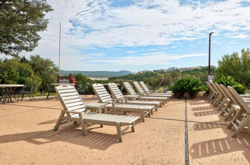 Hill Country Hideaway - The Hollows by Lake Travis in Jonestown
