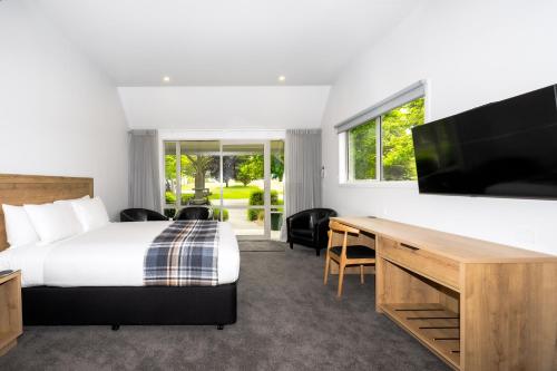 Colonial Manor Motel in Cromwell