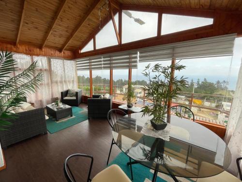 Cabaña acogedora con piscina y quincho