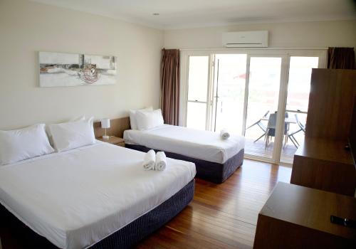 Exterior view of The Australian Hotel Motel