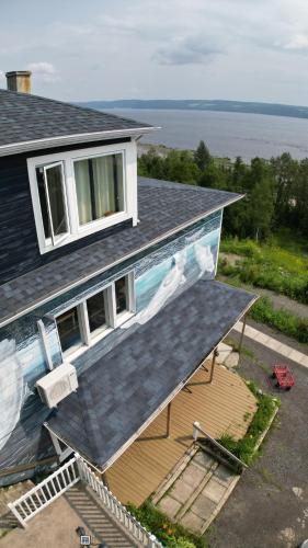 A szálláshely kívülről, Suite 1 Flèche du fjord vue Saguenay Monts Valin (Suite 1 Fleche du fjord vue Saguenay Monts Valin) in Saint-Fulgence (QC)