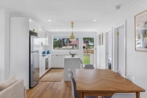 The Pearl by Book Jervis Bay A Fresh, Modern Family Retreat in Old Erowal Bay in โอลด์เอโรวัลเบย์