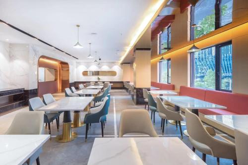 Restaurant, Atour Hotel Wuhan Chuhehan Street Hanxiu Theater in Chu River Han Street Donghu Scenic Area