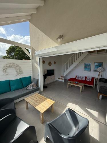 ระเบียง/ชานเรือน, Appartement neuf a 150 metres de la mer wifi in เลอ ยามัน