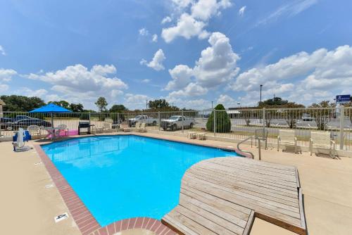 Quality Inn Gonzales - image 7