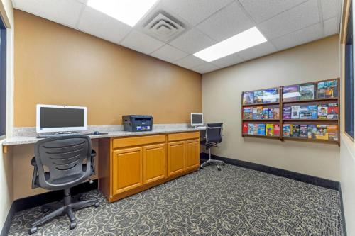 Best Western North East Inn - image 41