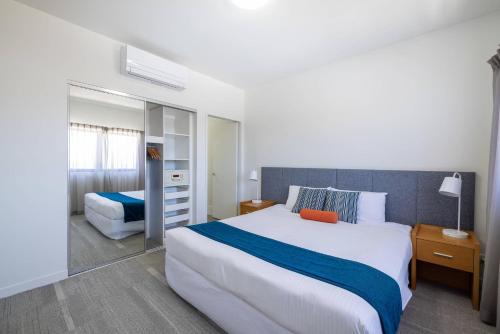 2 king beds