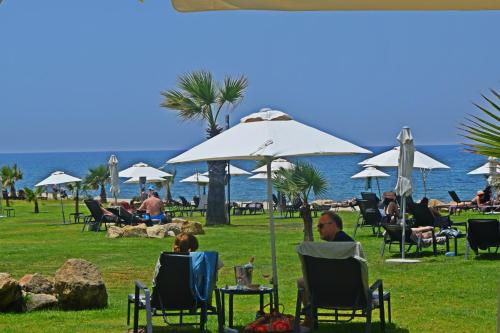 playa, Amphora Hotel & Suites in Paphos
