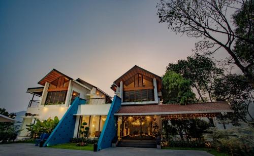 . Boulevard Resorts