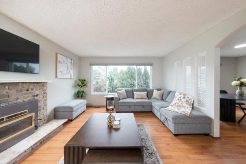 3BR-2BA Home30 Mins to YVR Family Friendly – khách sạn tại Bắc Delta
