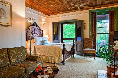 Queen Room with Garden View