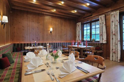 餐廳, 祖爾帕斯特酒店 (Hotel zur Post) in 阿施海姆