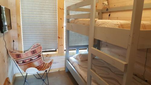 2 queen beds, 2 twin beds