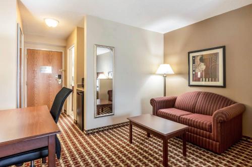 Quality Suites Paducah I-24 in Paducah, USA