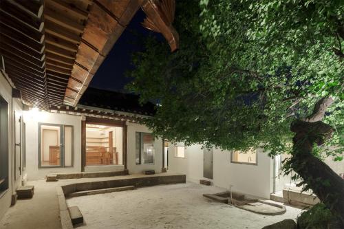 Side Hanok Residence, Seoul (photo 4)